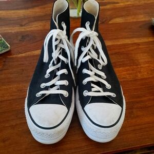Platform Converse hightops size 7